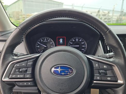 Used 2024 Subaru Outback Premium AWD/4WD image 28