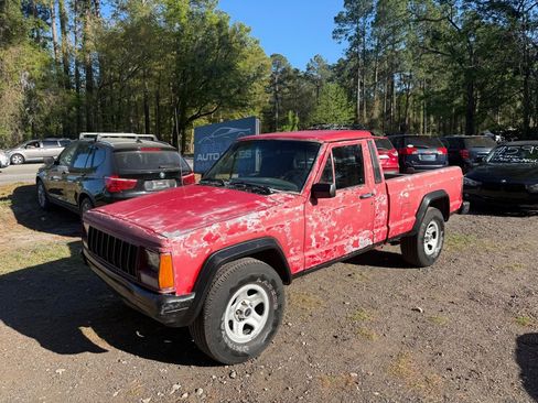 Used 1988 Jeep Comanche Pioneer image 2