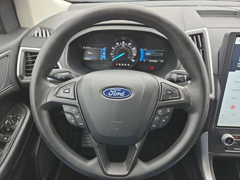 Certified 2022 Ford Edge SE image 13