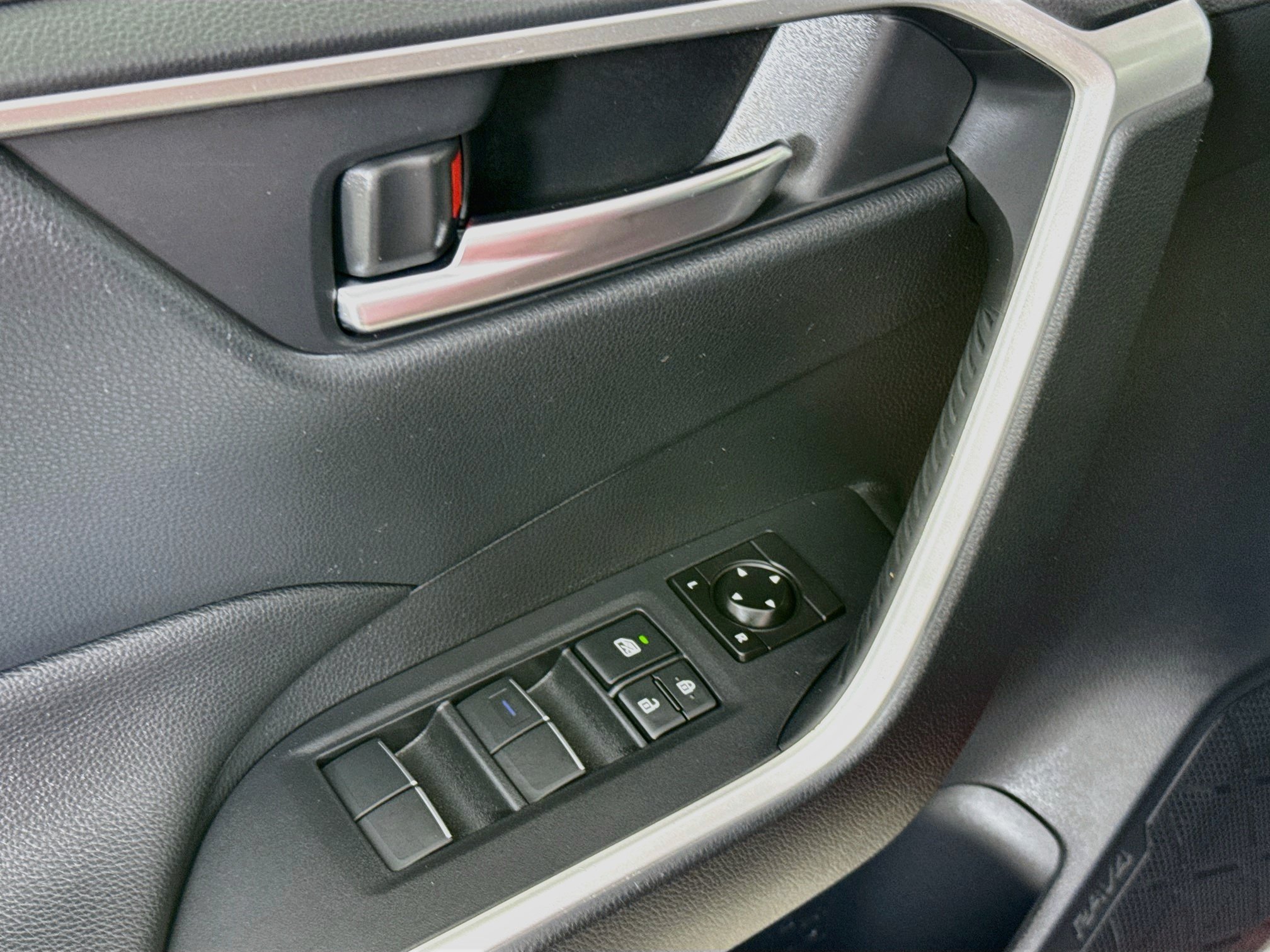 Certified 2019 Toyota RAV4 XLE Premium w/ Advanced Technology Package AWD/4WD image 19