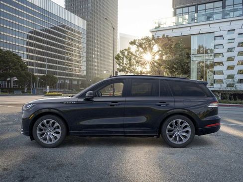New 2026 Lincoln Aviator Premiere w/ Jet Appearance Package image 3