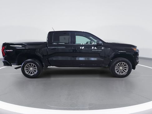 Used 2023 Chevrolet Colorado LT w/ LT Convenience Package II image 2