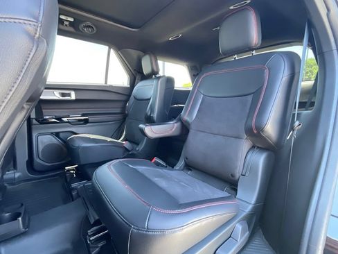 Used 2023 Ford Explorer ST-Line w/ Class IV Trailer Tow Package AWD/4WD image 11