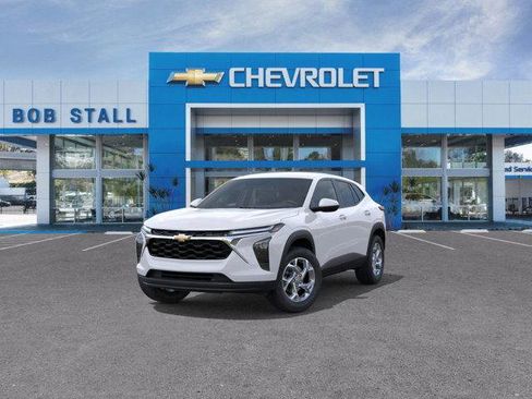 New 2026 Chevrolet Trax LS w/ LS Convenience Package FWD image 8
