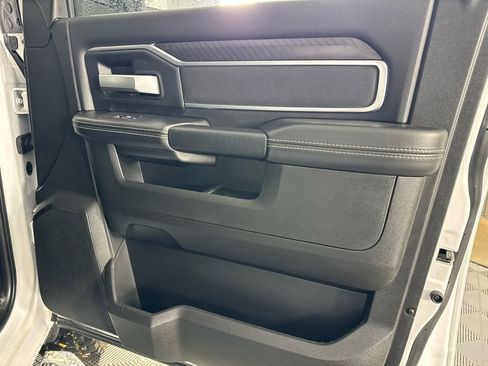 Used 2025 RAM 2500 Big Horn AWD/4WD image 31