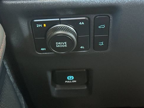 Used 2025 Ford Expedition Active AWD/4WD image 36