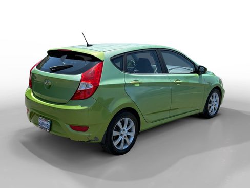 Used 2012 Hyundai Accent SE FWD image 5
