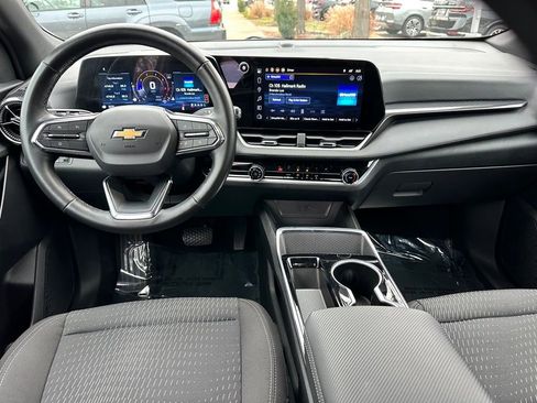 Used 2025 Chevrolet Equinox LT image 13