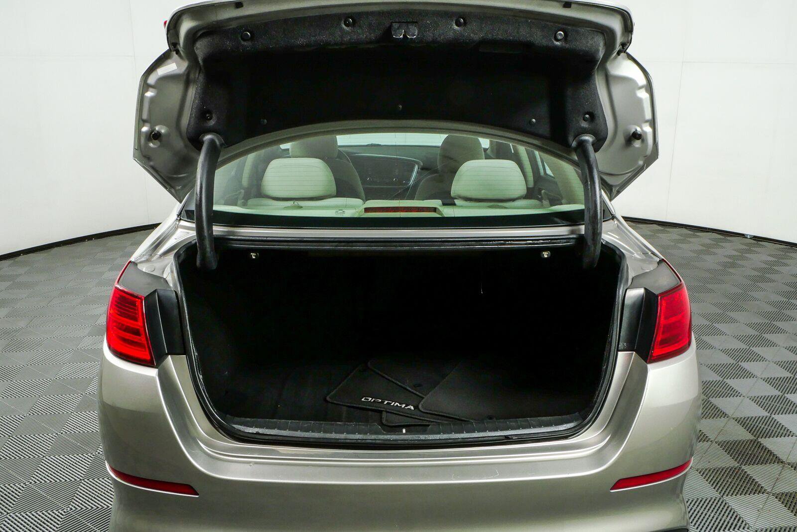 Used 2015 Kia Optima LX FWD image 27