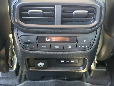 Used 2025 Honda Pilot Elite image 33