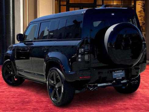 New 2025 Land Rover Defender 110 V8 image 4