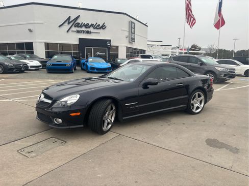 Used 2011 Mercedes-Benz SL 550 image 1