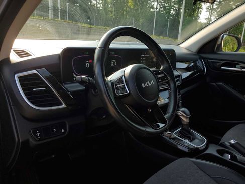 Used 2025 Kia Seltos S FWD image 15
