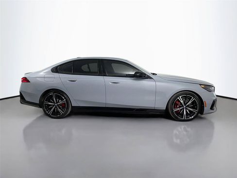 New 2026 BMW i5 w/ Executive Package AWD/4WD image 25