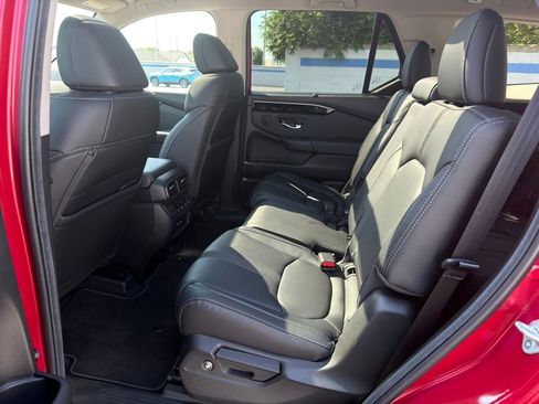 Certified 2025 Honda Pilot Touring image 19