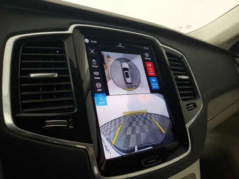 Certified 2024 Volvo XC90 T8 Ultimate w/ Lounge Package image 31