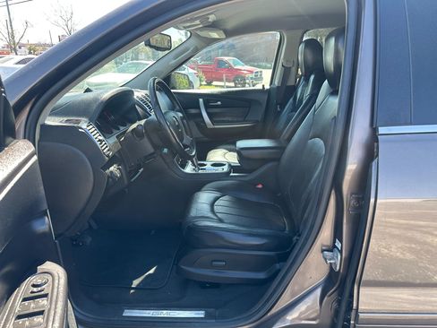 Used 2009 GMC Acadia SLT w/ Visibility Package image 11