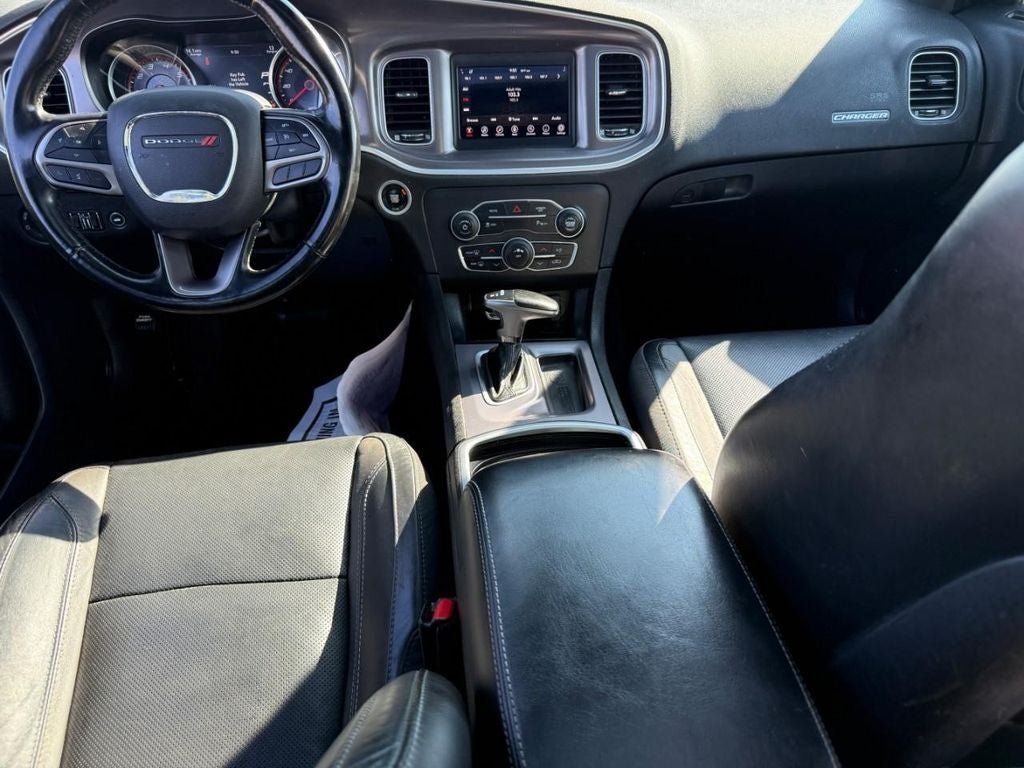 Used 2021 Dodge Charger SXT w/ Leather Interior Group RWD image 11