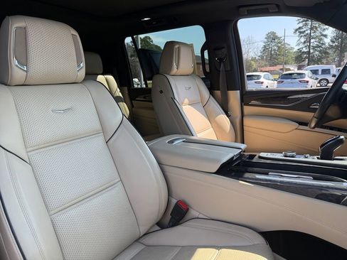 Used 2021 Cadillac Escalade ESV Premium Luxury image 16