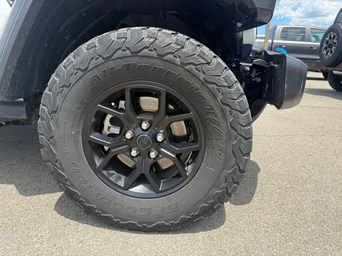 Used 2024 Jeep Wrangler Unlimited AWD/4WD image 4