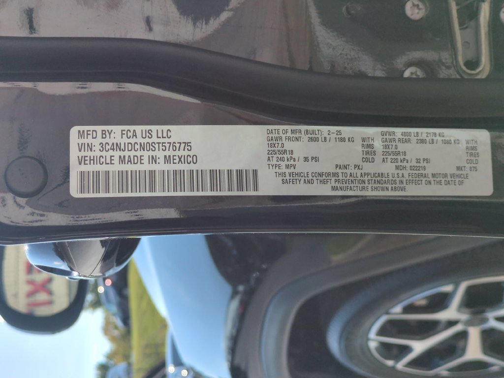 Used 2025 Jeep Compass Limited AWD/4WD image 35