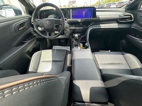 Certified 2025 Toyota Crown AWD/4WD image 18