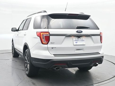 Used 2018 Ford Explorer XLT w/ Equipment Group 202A FWD image 7
