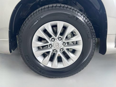Used 2023 Lexus GX 460 Premium w/ Premium Package AWD/4WD image 9