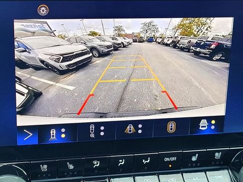 Used 2023 Chevrolet Colorado Z71 w/ Z71 Convenience Package 2 image 36