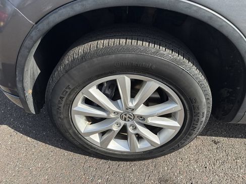 Used 2014 Volkswagen Touareg Sport AWD/4WD image 10