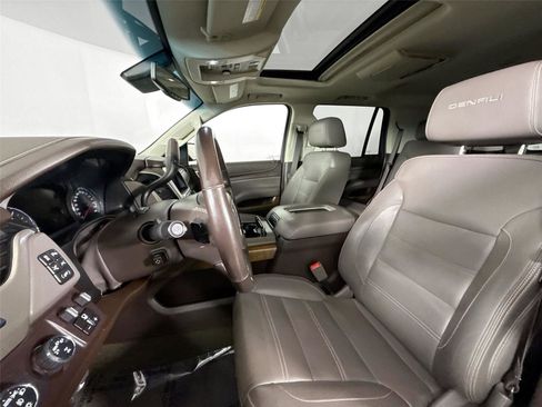 Used 2018 GMC Yukon Denali w/ Denali Ultimate Package image 3