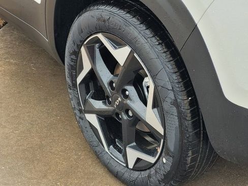 New 2026 Kia Seltos S FWD image 5