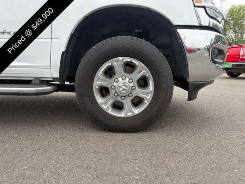 Used 2024 RAM 3500 Big Horn AWD/4WD image 4
