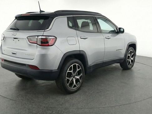 Used 2025 Jeep Compass Limited image 9