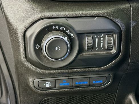 Used 2021 Jeep Wrangler Unlimited Rubicon 4xe w/ Steel Bumper Group image 17