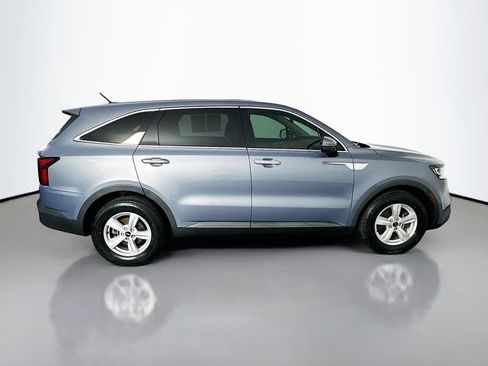Used 2022 Kia Sorento LX FWD image 8
