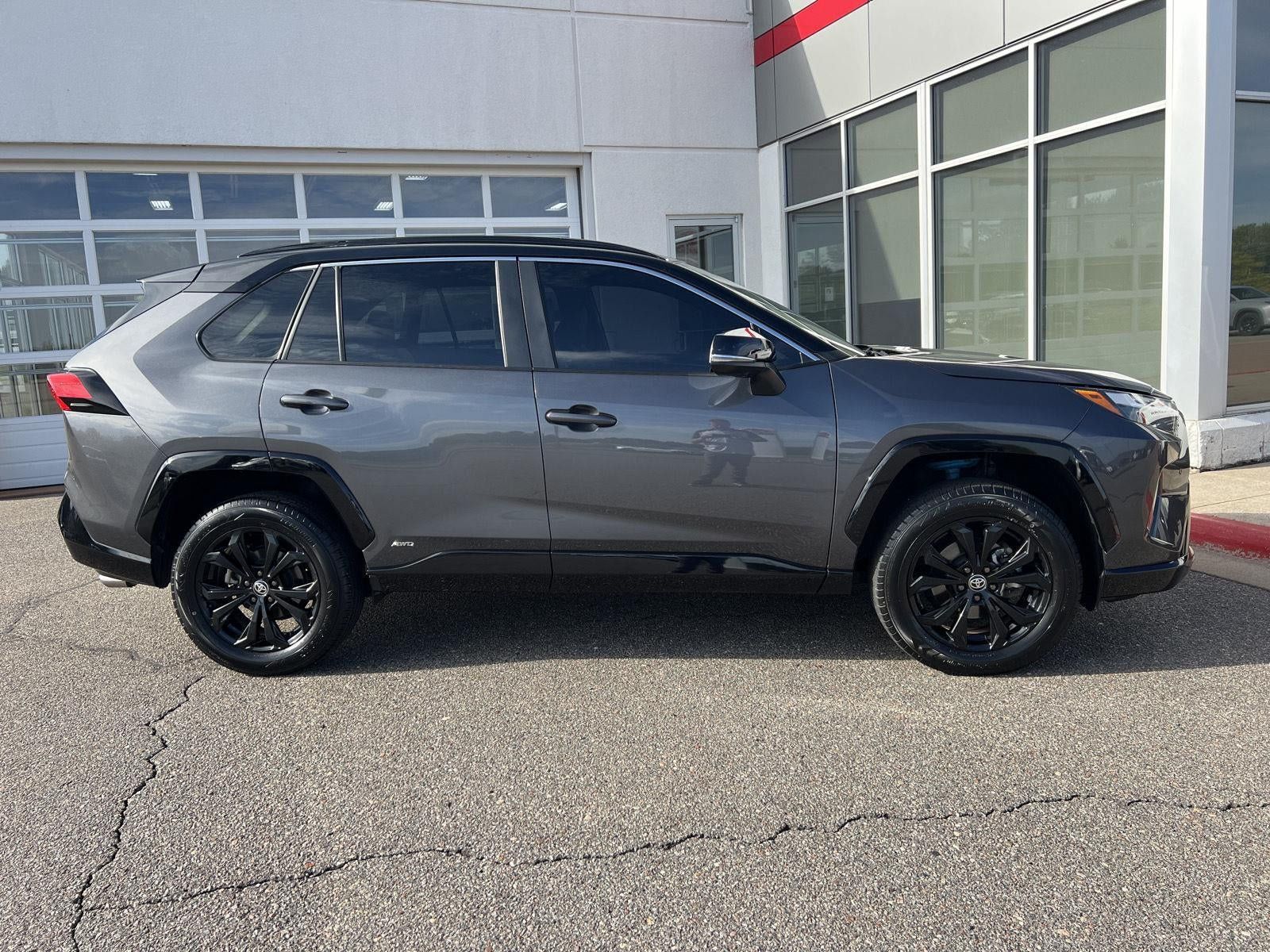 Used 2023 Toyota RAV4 XSE AWD/4WD image 19