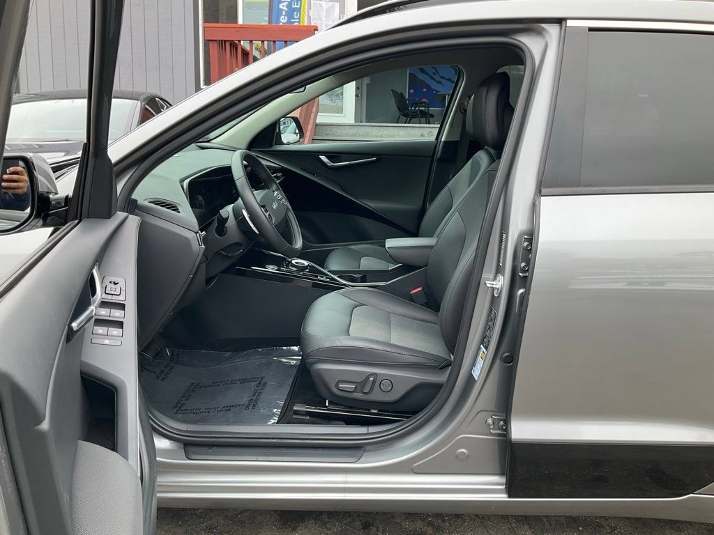 Used 2024 Kia Niro Wind FWD image 14