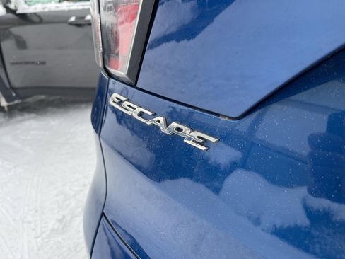 Used 2018 Ford Escape SE image 25