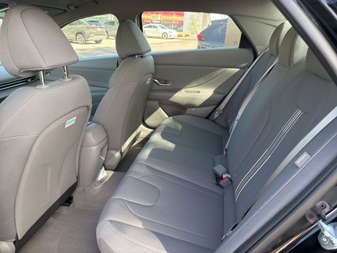 New 2025 Hyundai Elantra SEL FWD image 12