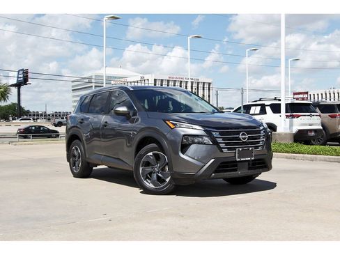 Used 2024 Nissan Rogue SV w/ SV Premium Package image 1