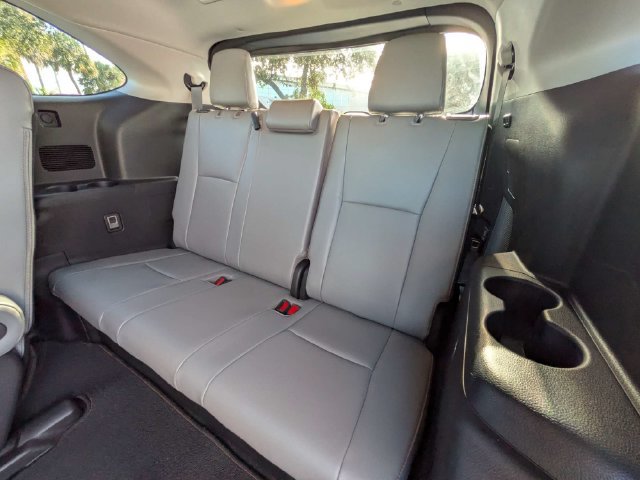Used 2022 Toyota Highlander Bronze Edition FWD image 14