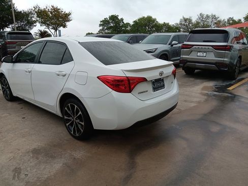 Used 2018 Toyota Corolla SE FWD image 1