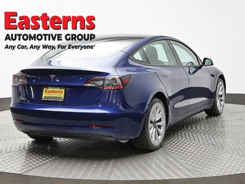 Used 2022 Tesla Model 3 Standard Range RWD image 5