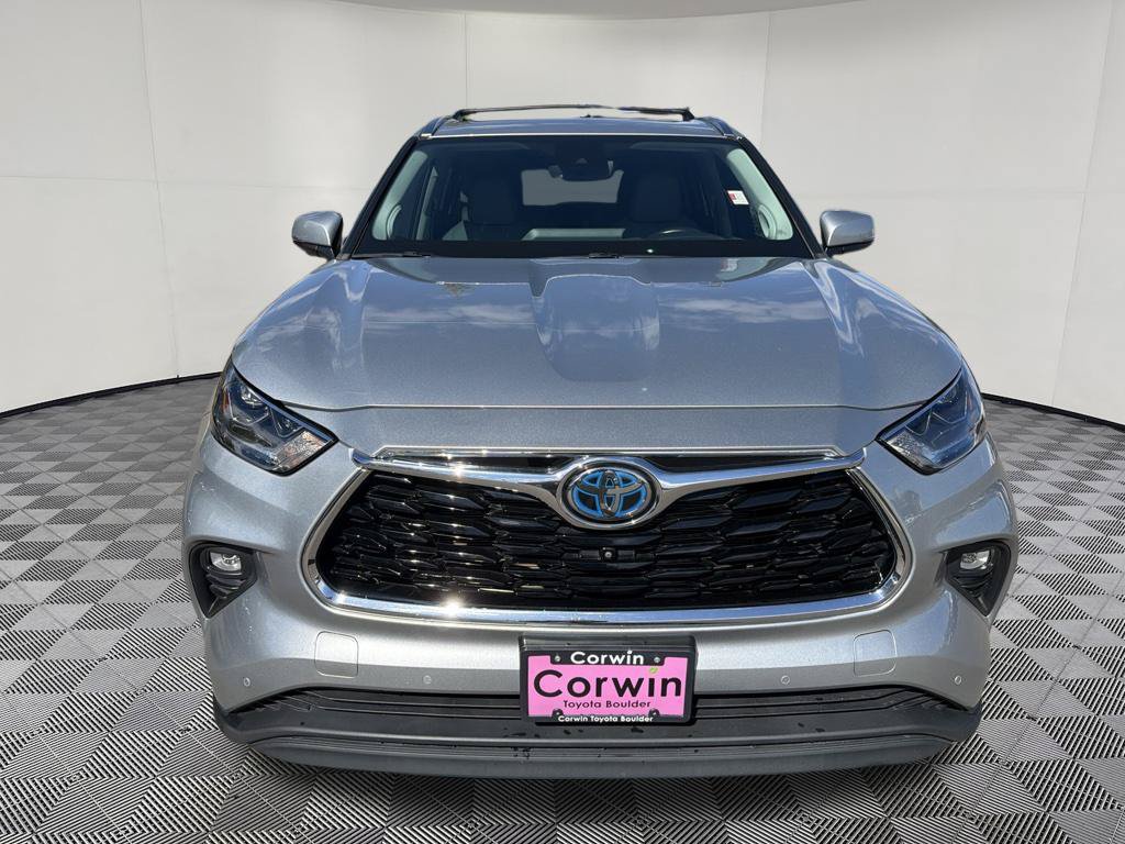 Used 2023 Toyota Highlander Limited AWD/4WD image 3