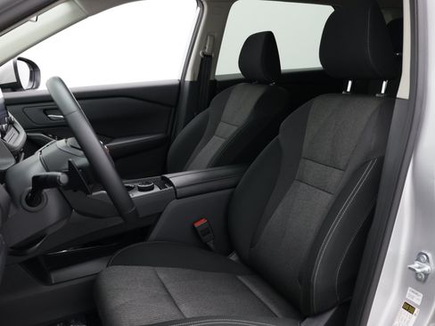 Used 2025 Nissan Rogue SV AWD/4WD image 22
