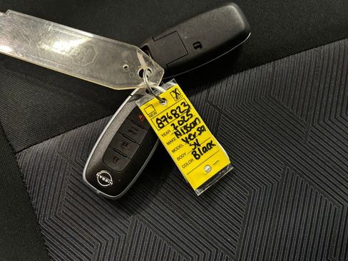 Used 2025 Nissan Versa SV w/ Trunk Package FWD image 25