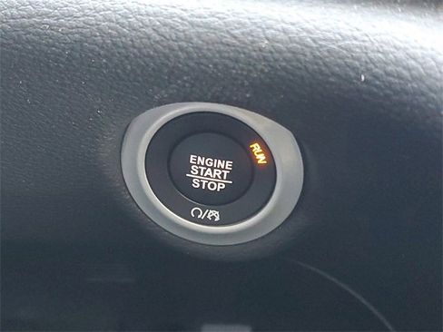 New 2026 Chrysler Pacifica Limited w/ Uconnect Theater Family Group image 55