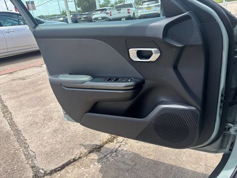 Used 2025 Kia K4 FWD image 18