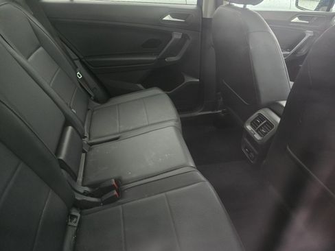 Used 2019 Volkswagen Tiguan SE AWD/4WD image 12